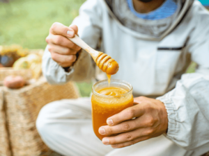 Differences between acacia and wildflower honey